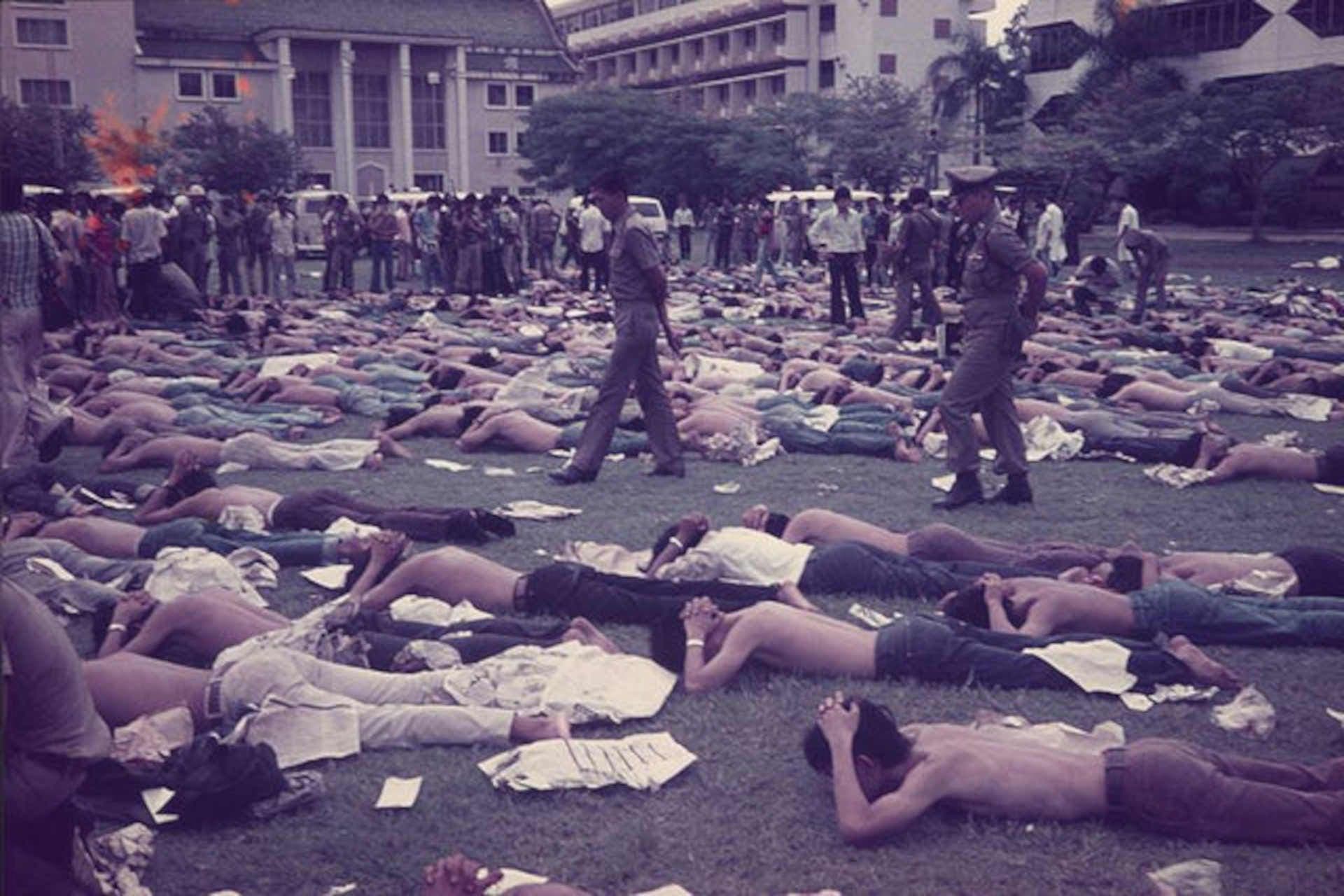 Tre anni di democrazia, un giorno di sangue